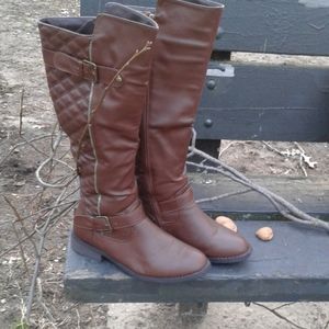 Brown high knee BOOTS